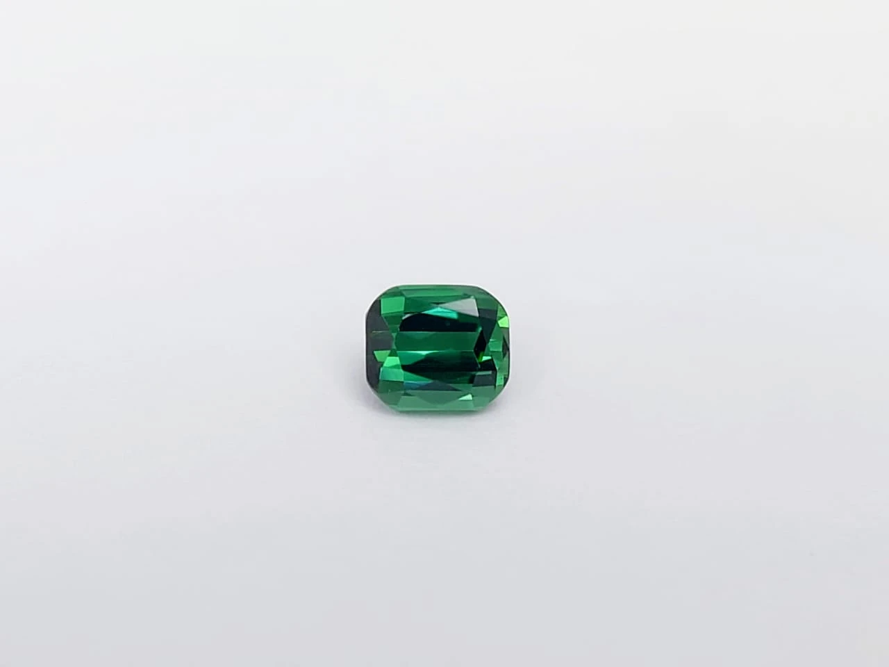 0.9ct Natural Green Tourmaline Cushion Cut Loose Gemstone from Afghanistan — view 1
